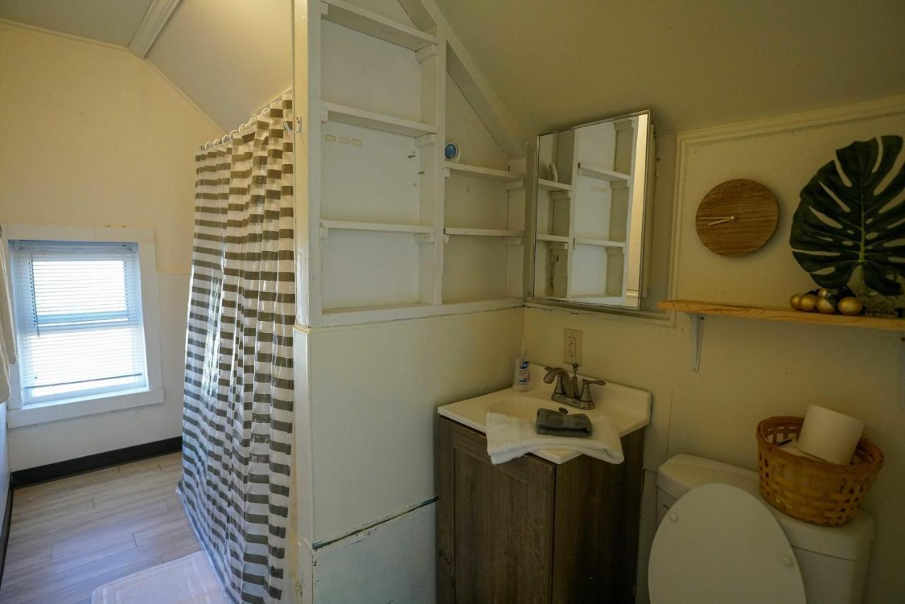 2 Bedroom Apartment Near Ndsu And Downtown Фарго Экстерьер фото